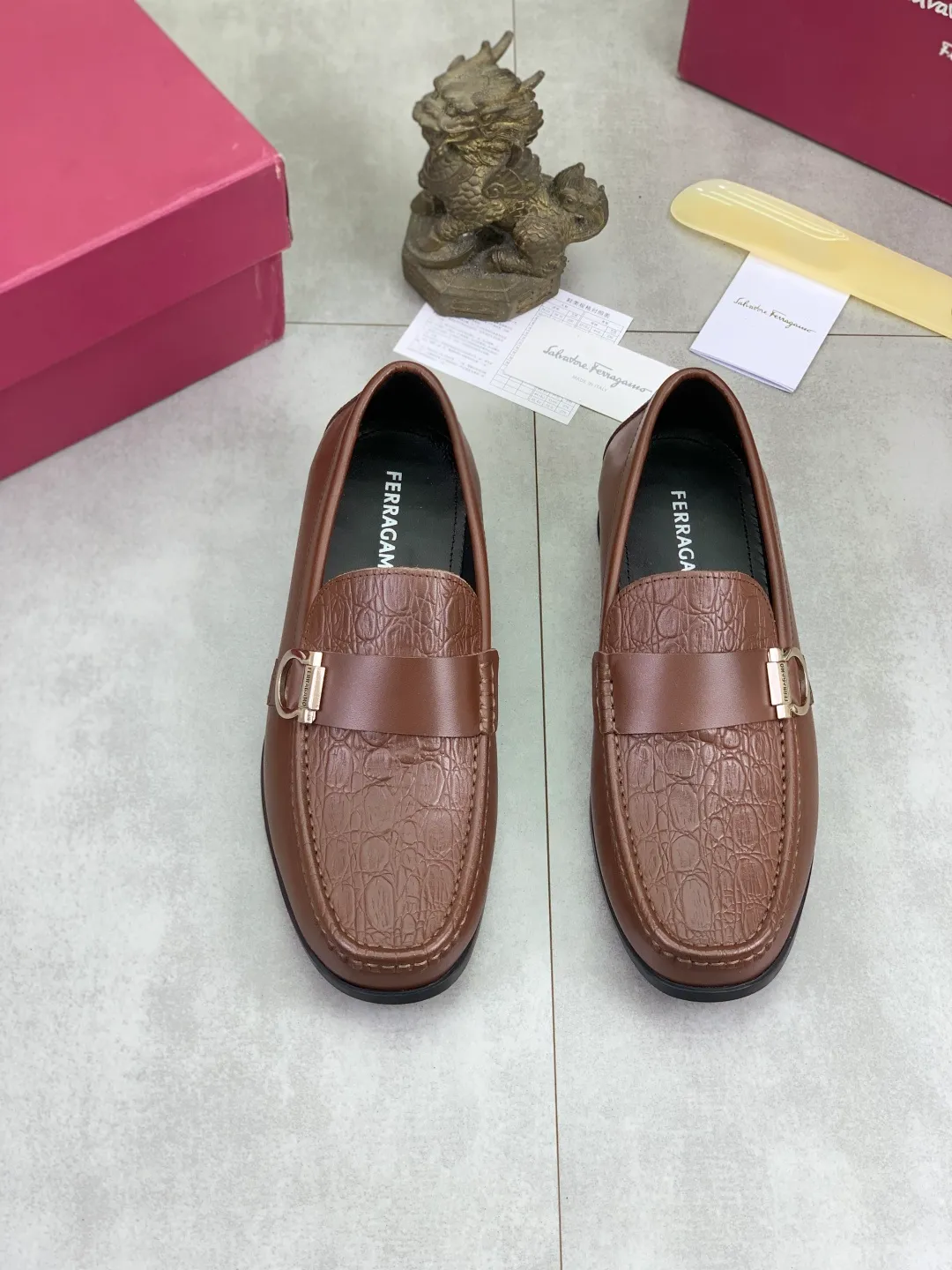 Men's Men's Shoes 💰P460💰[New Style] Water-dyed Niuli 🆘[Salvatore Ferragamo] Ferragamo's latest casual business leather shoes for men! Listed simultaneously! The fabric is made of specially imported original calfskin, and the interior is made of imported water-dyed cowhide. It is absolutely luxurious and leads the fashion trend. Matching code: 38-45; black or brown available